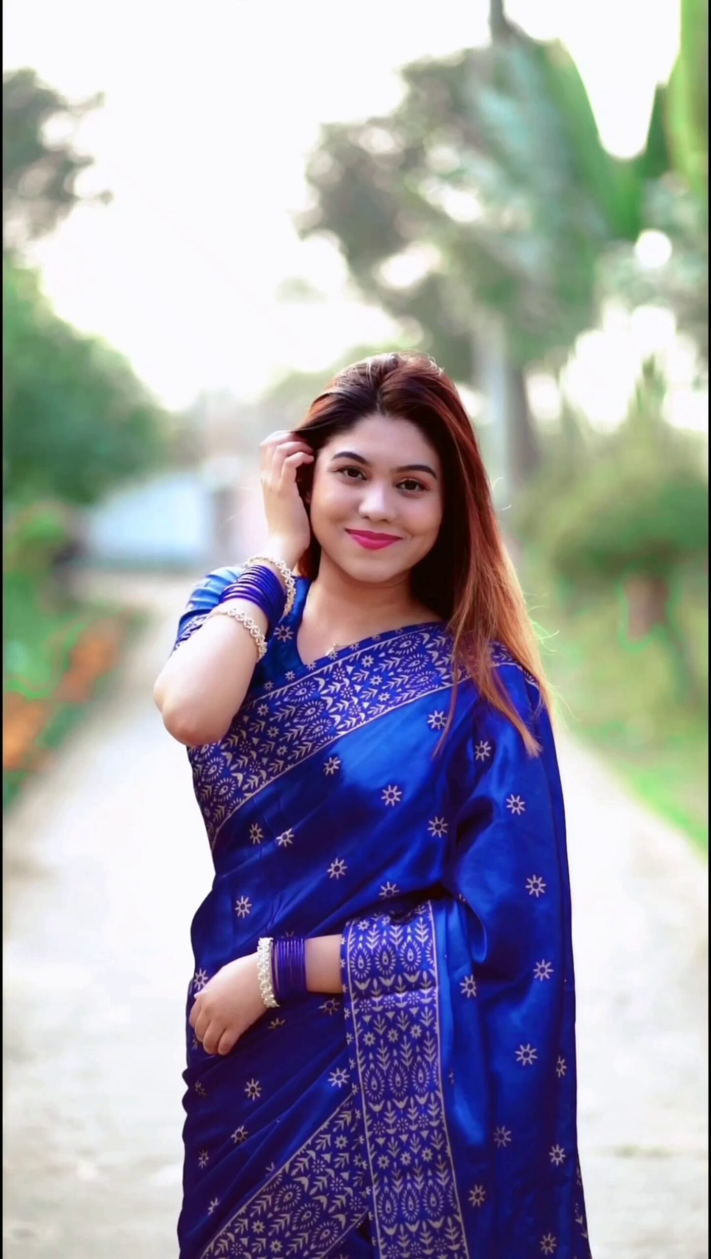 saree_pose_hd_1.jpg