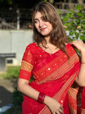 প্রিমিয়াম সুতি এম্বয়ডারী এবং সুতার কাজ করা সাথে ম্যাচিং ব্লাউস পিস EMS-10